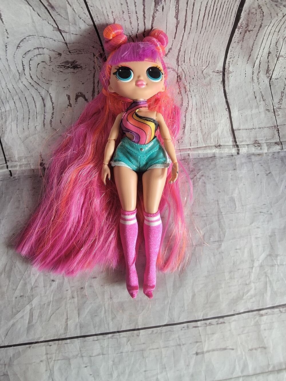 2019 MGA LOL Doll Pink & Orange Hair Roller Chick Blue Eyes No Shoes